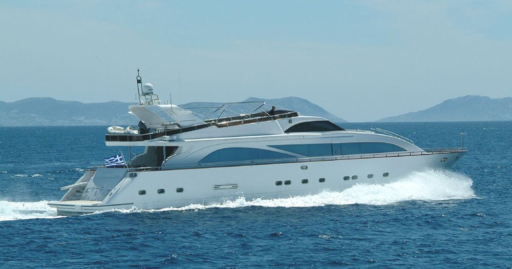 99 ft yacht