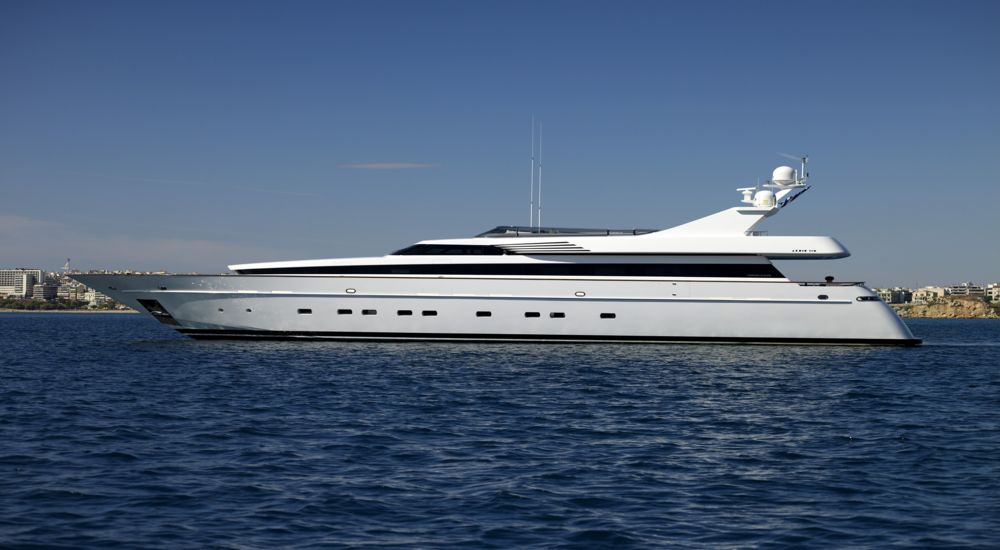 110 ft yacht