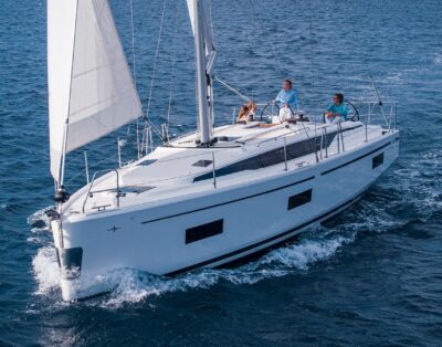 Bavaria c42