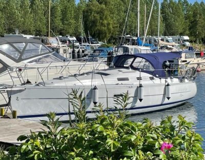 Oceanis 323 Clipper – 2007 built