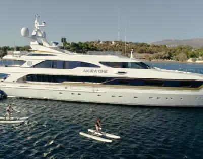 AKIRA ONE – 170 ft