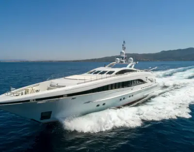 L EQUINOX – 122 ft